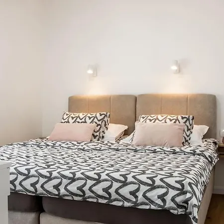 Ladan Apartment