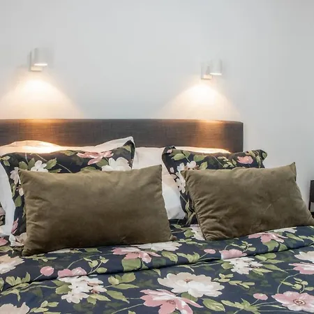 Apartment Ladan *