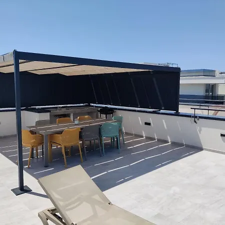 Ladan Apartment
